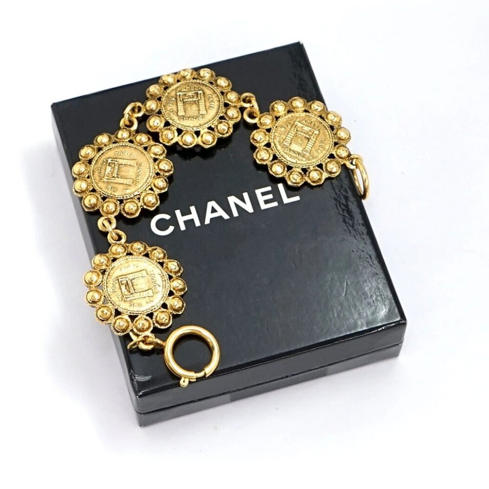 CHANEL Logos 31 Rue Cambon PARIS Coin Bracelet 7.5" Gold Tone Auth w/Box k1139 - Picture 7 of 16